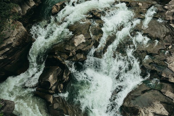 Où pratiquer la randonnée en altitude dans les montagnes de l'Atlas au Maroc ?