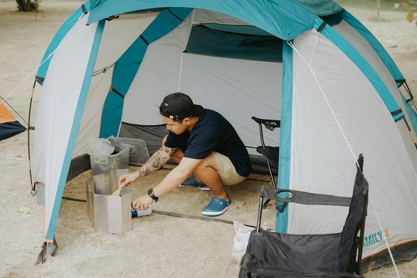 Quels sont les meilleurs types de conserves à emporter pour un camping de plusieurs jours?